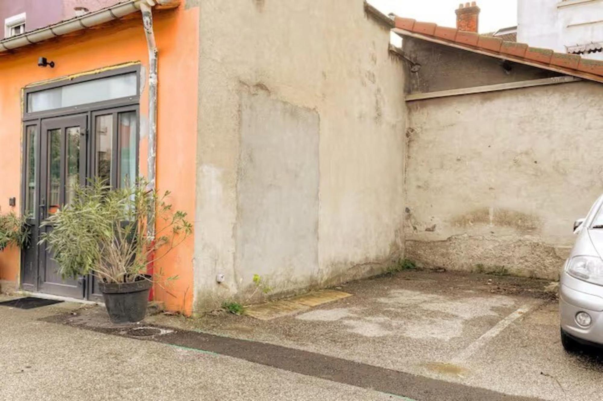 Atypique Et Reposant Avec Parking Gratuit Apartment Villeurbanne Bagian luar foto